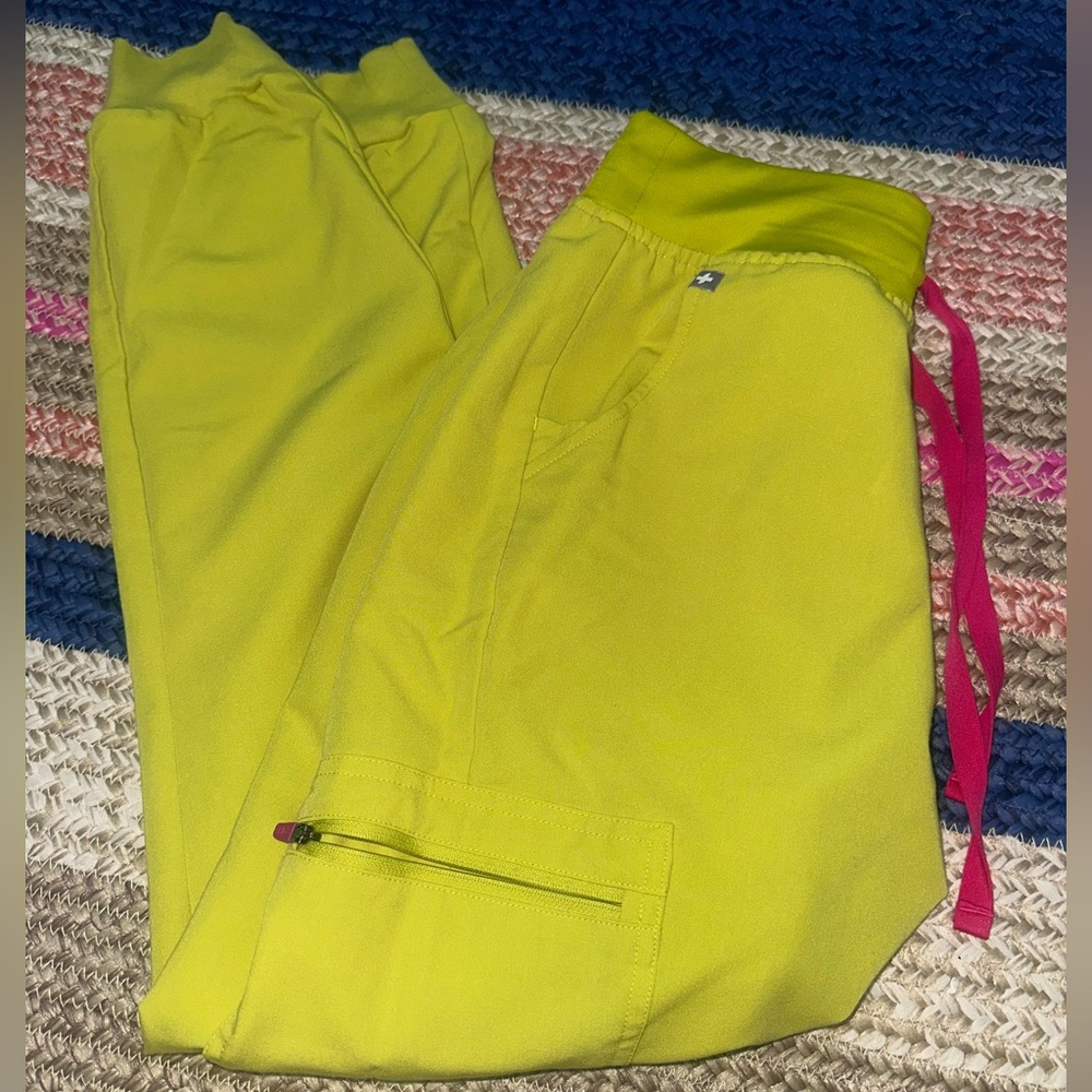 Figs Limeade Scrub Joggers